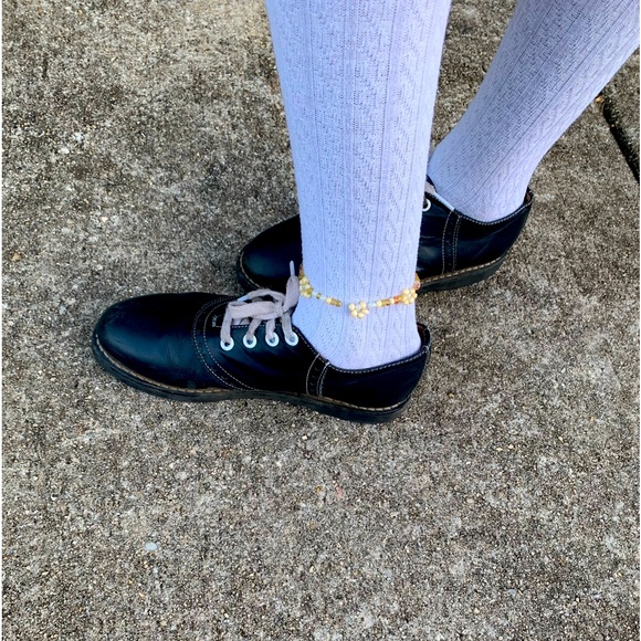 These are anklets I’ve handmade. The colors are green, cream and white. - Picture 1 of 2